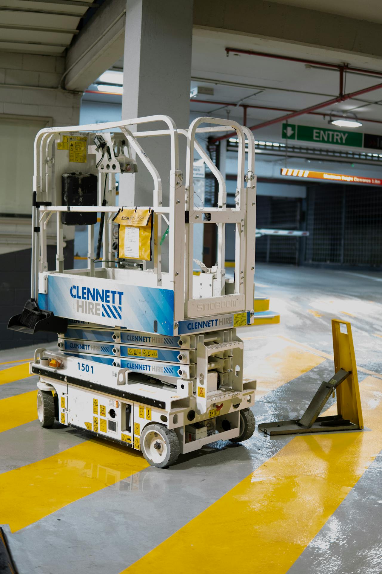 scissor lift banner
