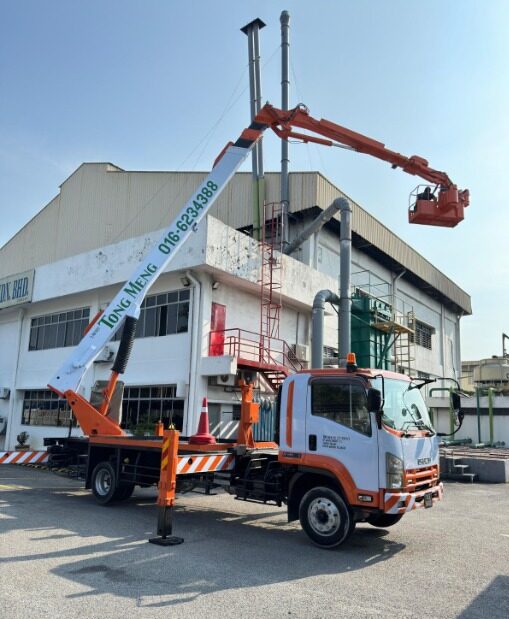 Skylift for signboard installation
