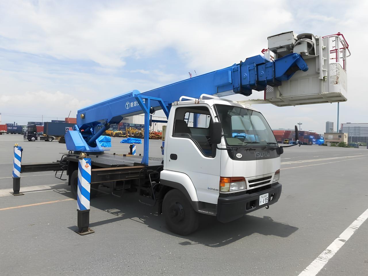skylift rental KL